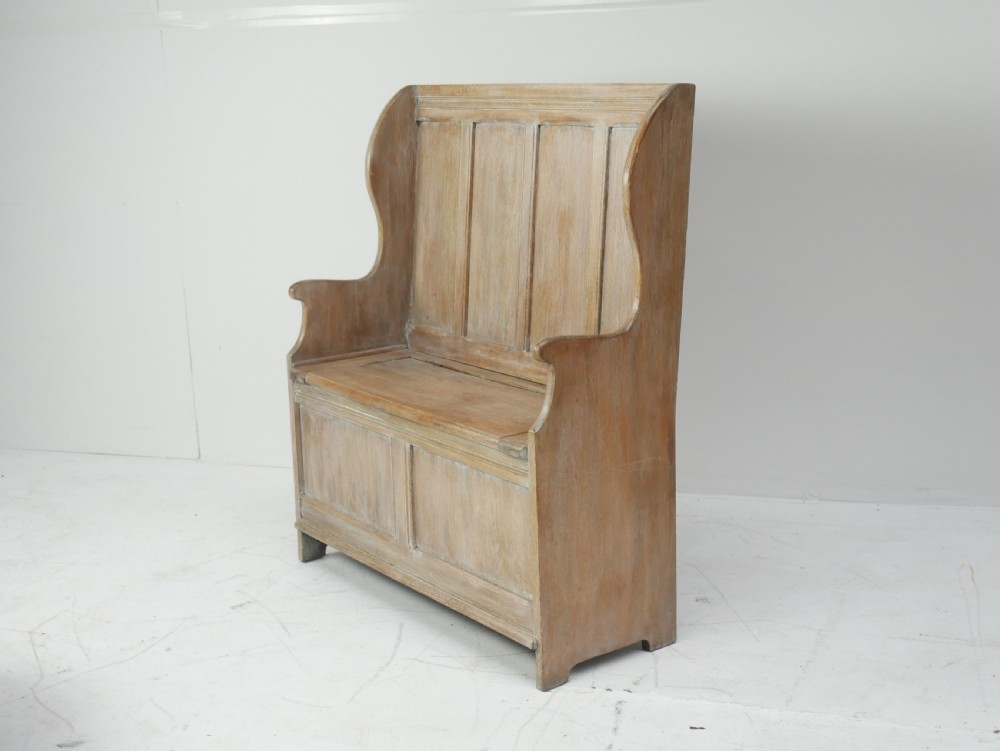 Small Limed Oak Settle