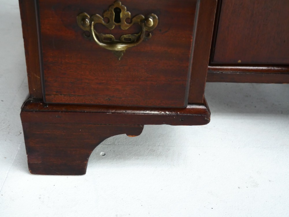 Small Georgian Kneehole Desk View XIII
