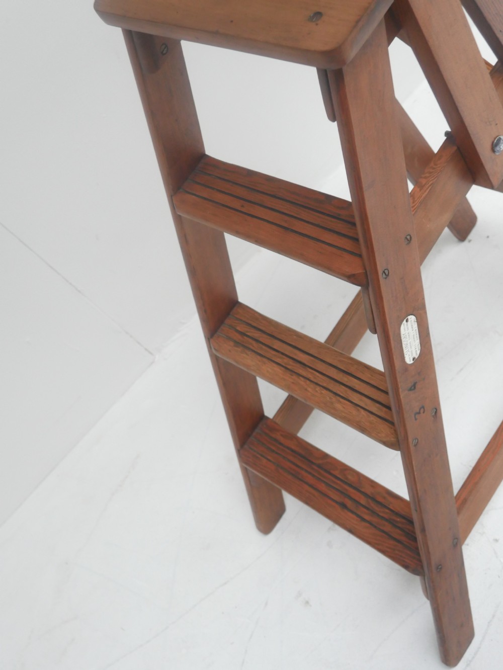 Pine Library Ladders  View XIII