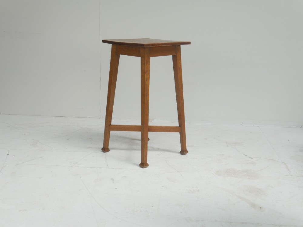 Oak Lamp Table View VIII