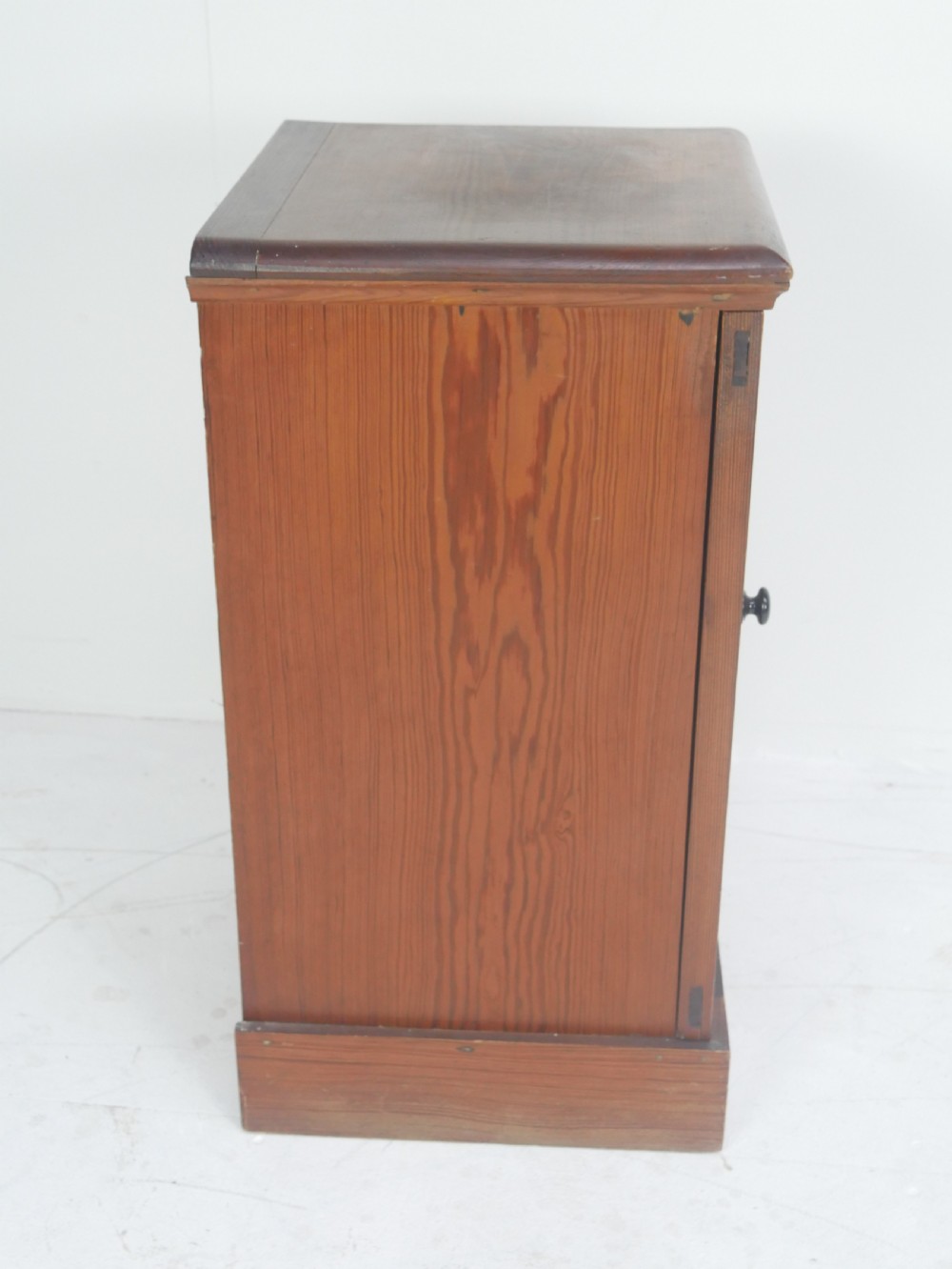 1900's Bedside Locker View VII