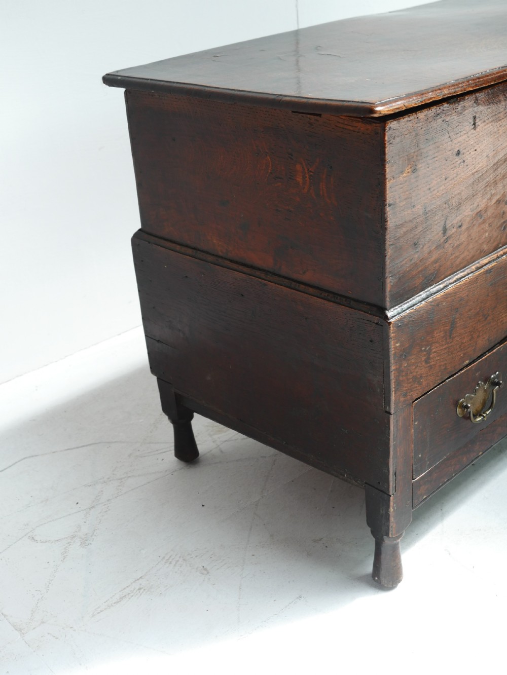 Small Oak Welsh Bach Coffer  Dated 1720s View XIII