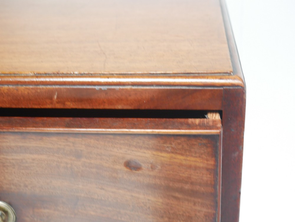 Caddy Top Chest of Drawers View XIV
