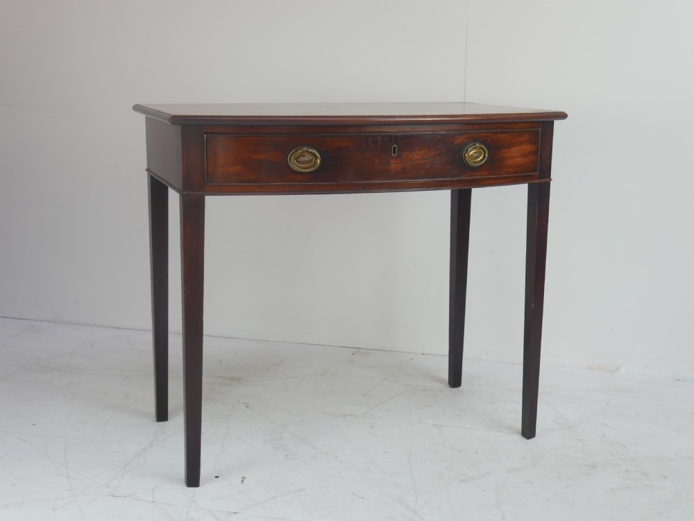 English 18thC Bow Side Table