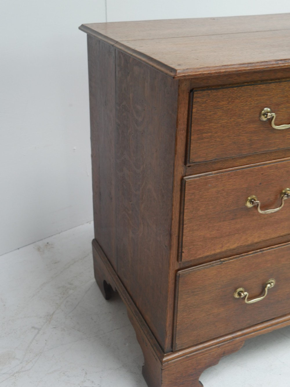 Small Georgian Oak Chest of Drawers 78cm Wide View XIV