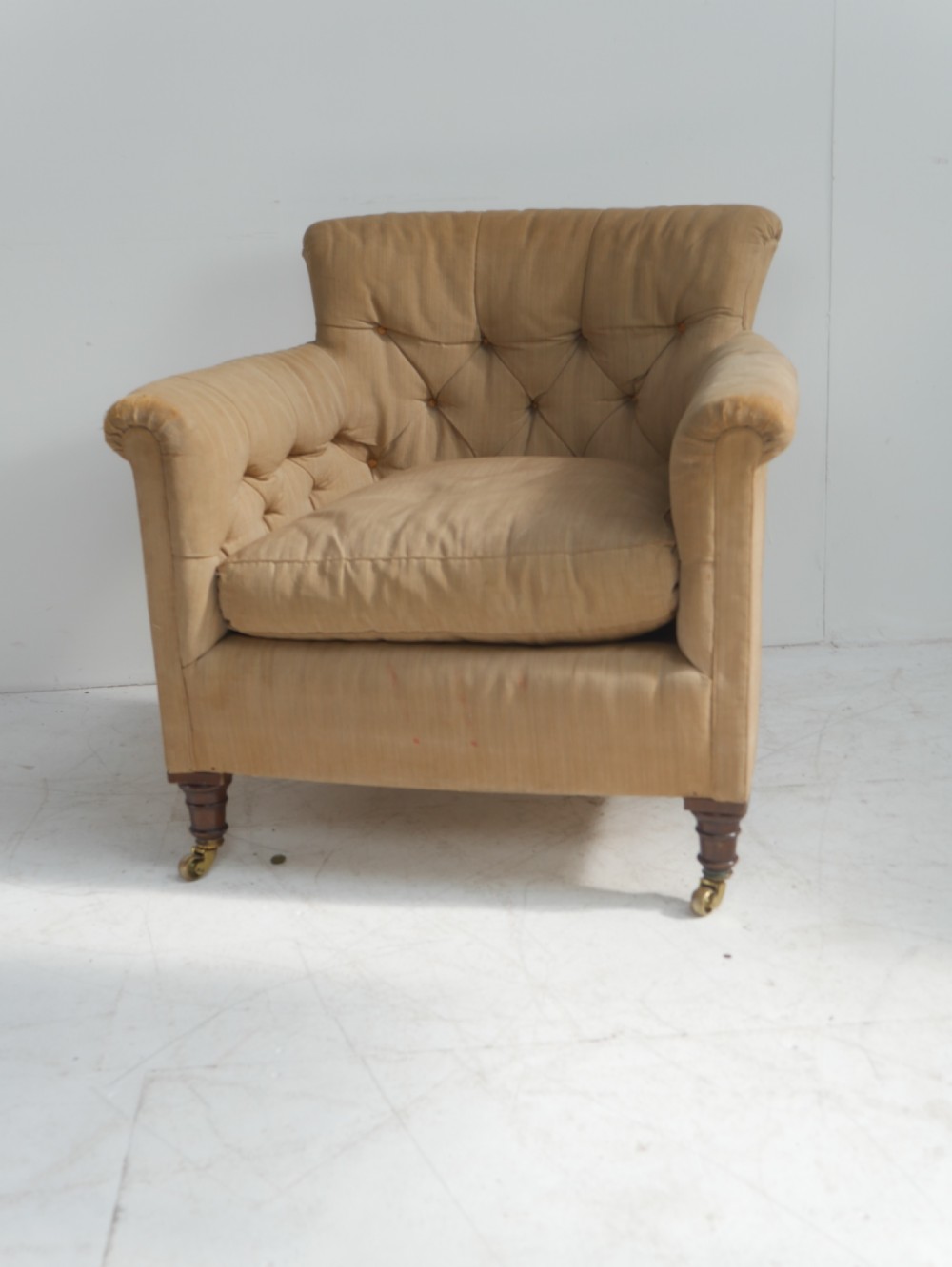 Howard Style  Armchair View XI