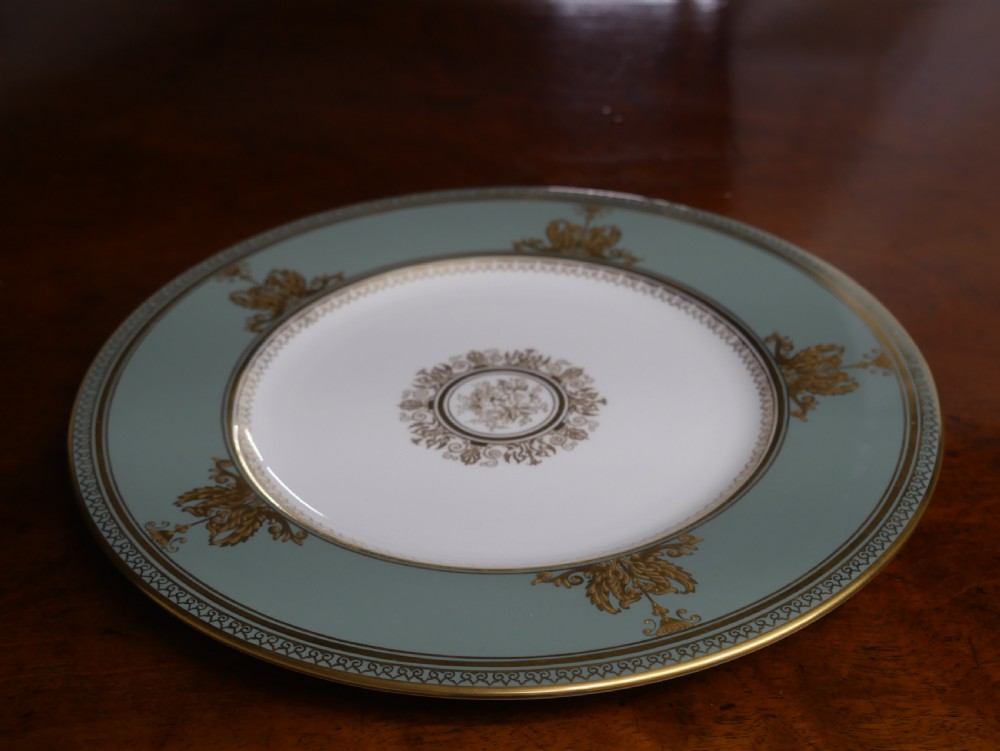 Fine Set 12 Wedgewood Plates 27cm View IX
