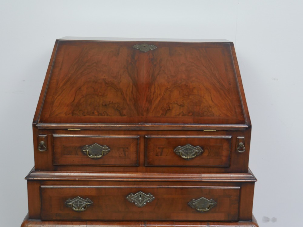 Walnut Bureau View V