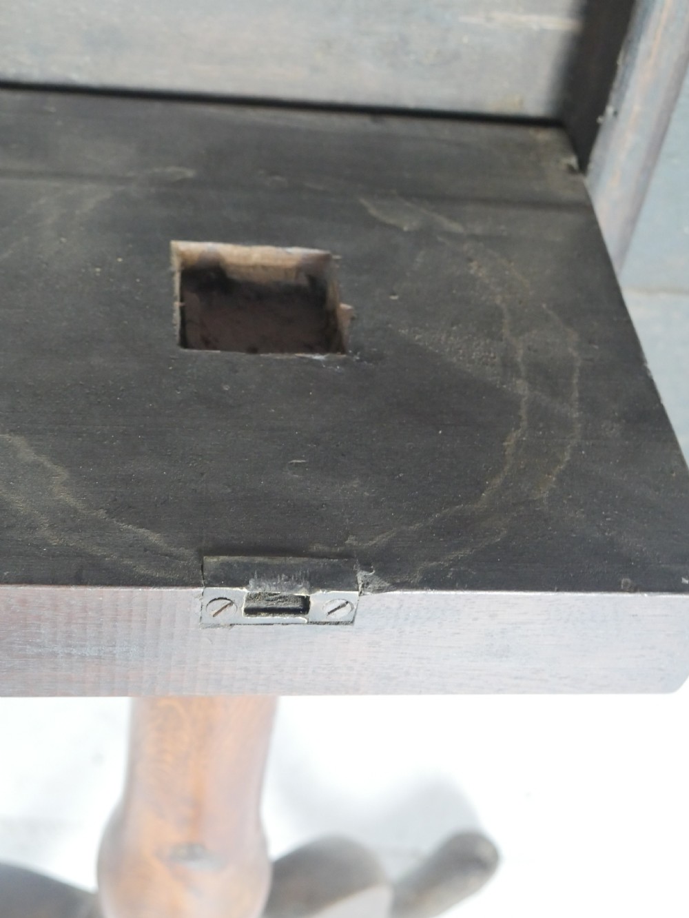 Large Georgian Oak Tilt Table  View VII