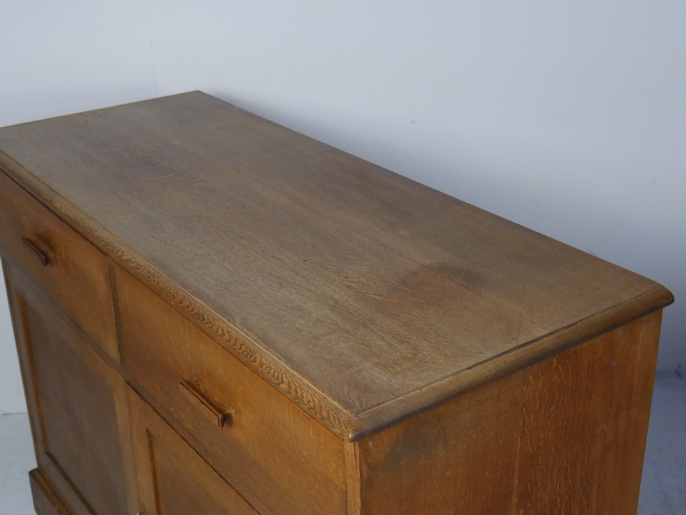 Oak Cupboard Att. Heals View V