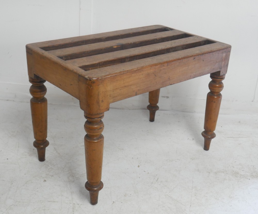  Oak Luggage Rack