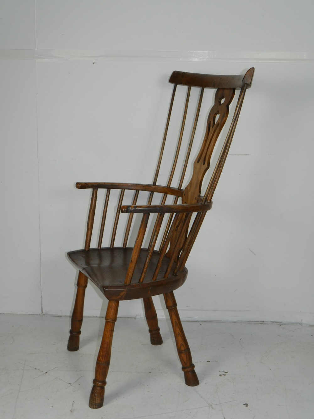 Primitive Comb Back Windsor Chair View VII
