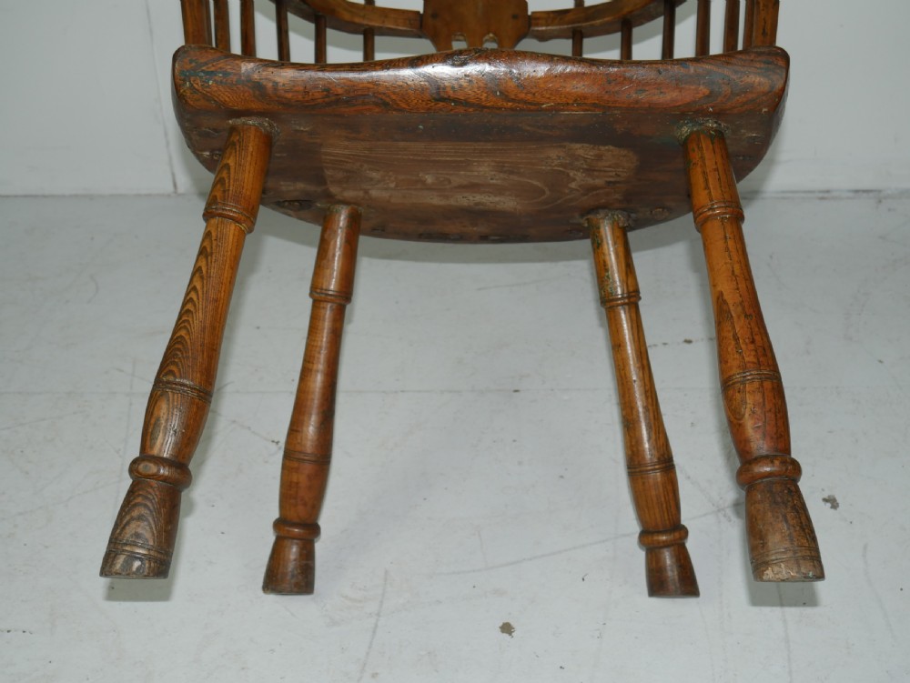 Primitive Comb Back Windsor Chair View XI