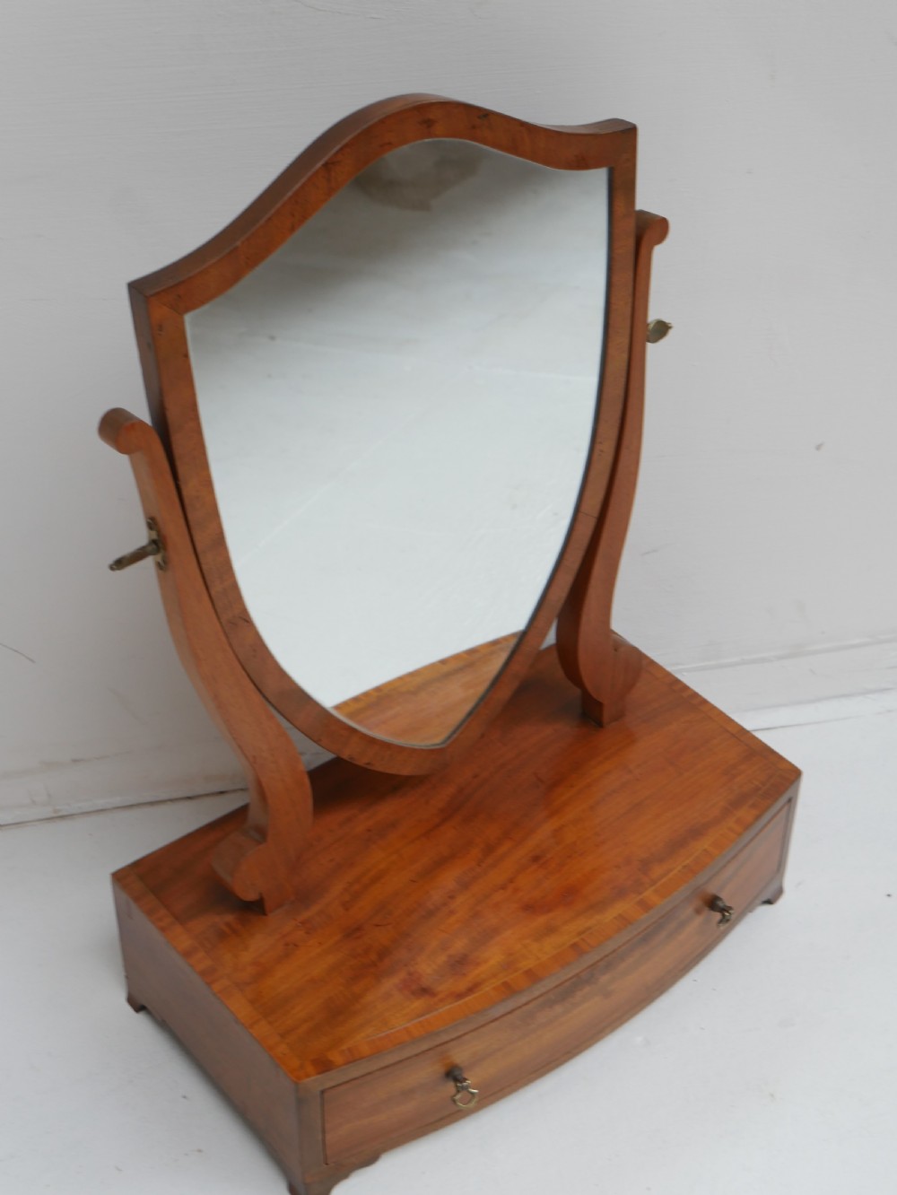 Neat Dressing Mirror View VI