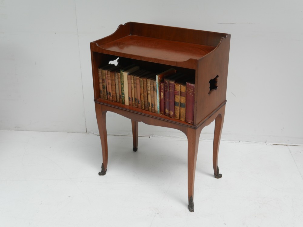  Lamp Table