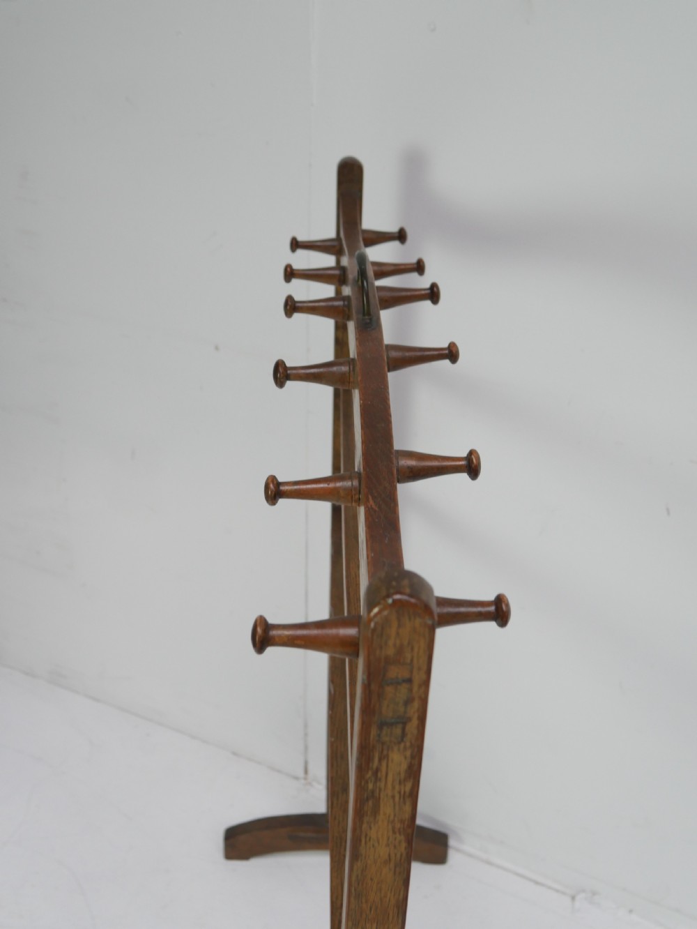 Oak Whip Stand View IV