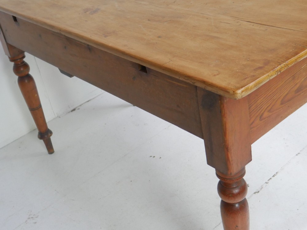 Pine Kitchen Table View VII