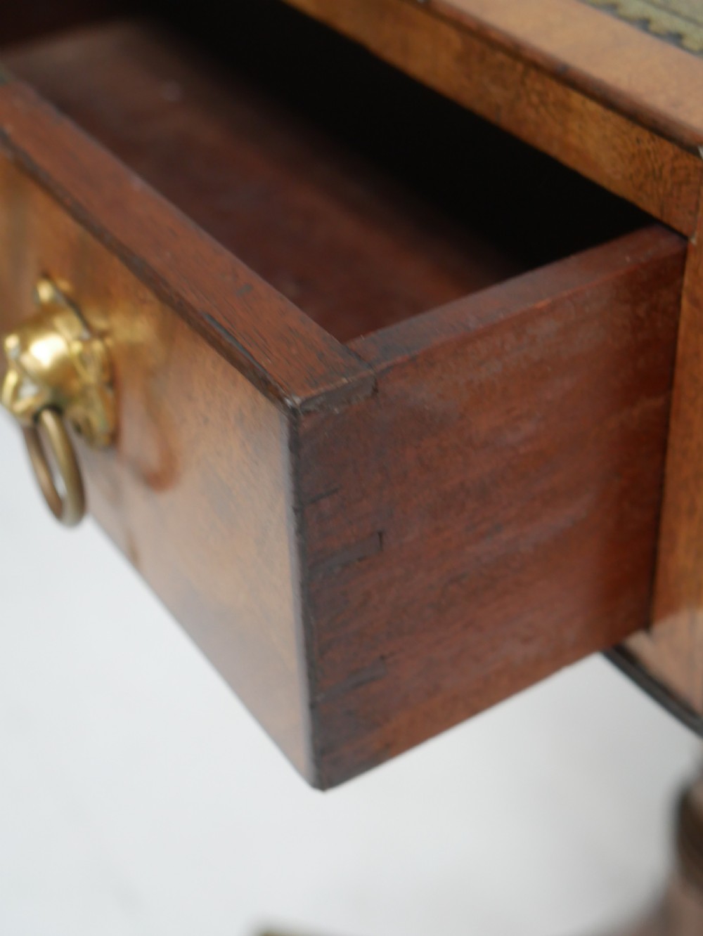 Fine Regency Lamp Table View V