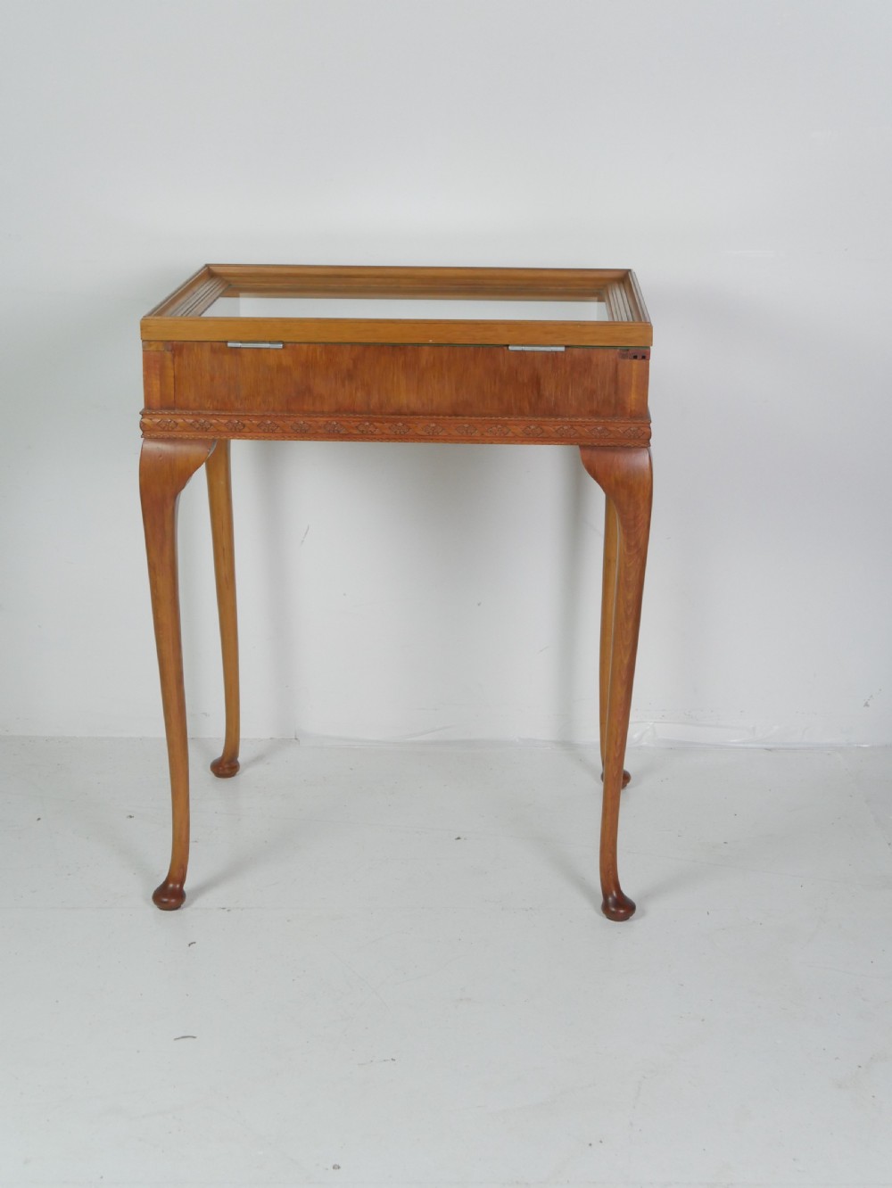 Oak Bijouterie Display Table View VI