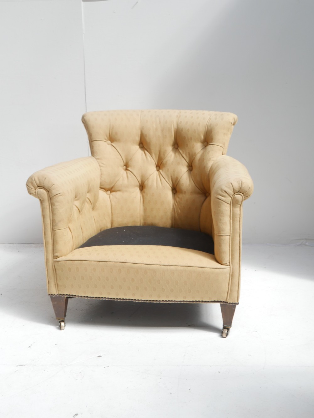 Howard Style  Armchair View VI