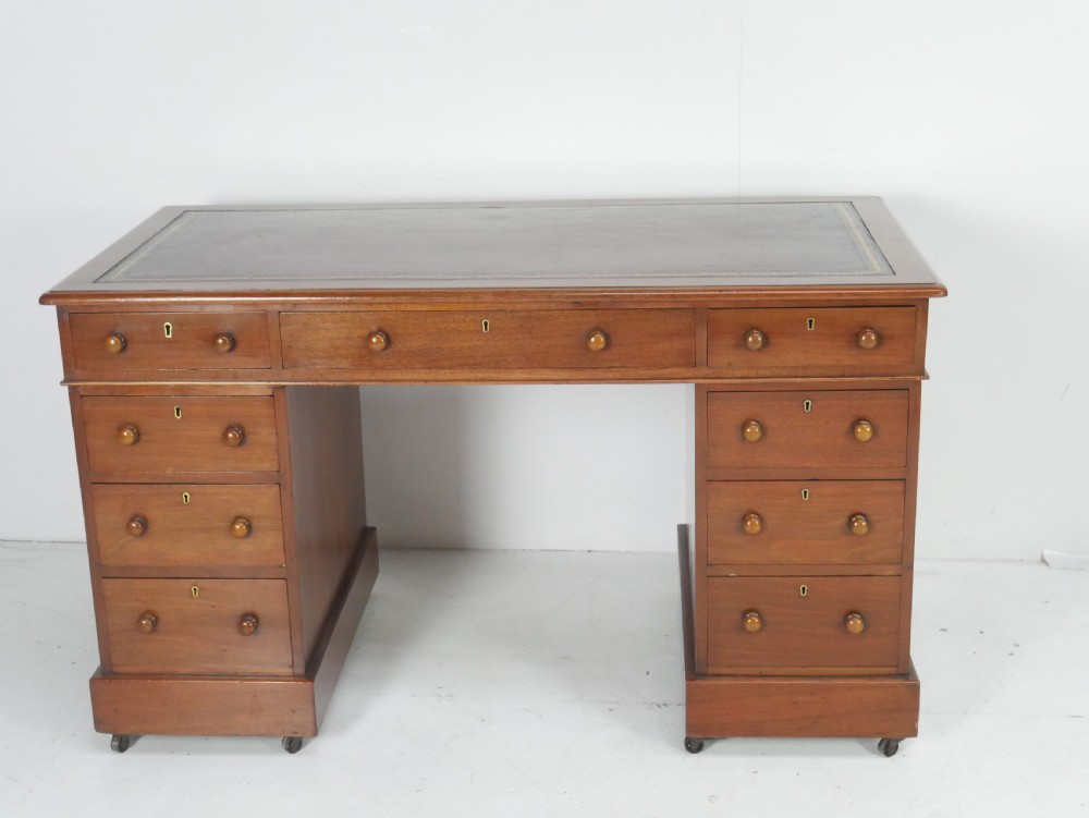  Pedestal Kneehole Desk