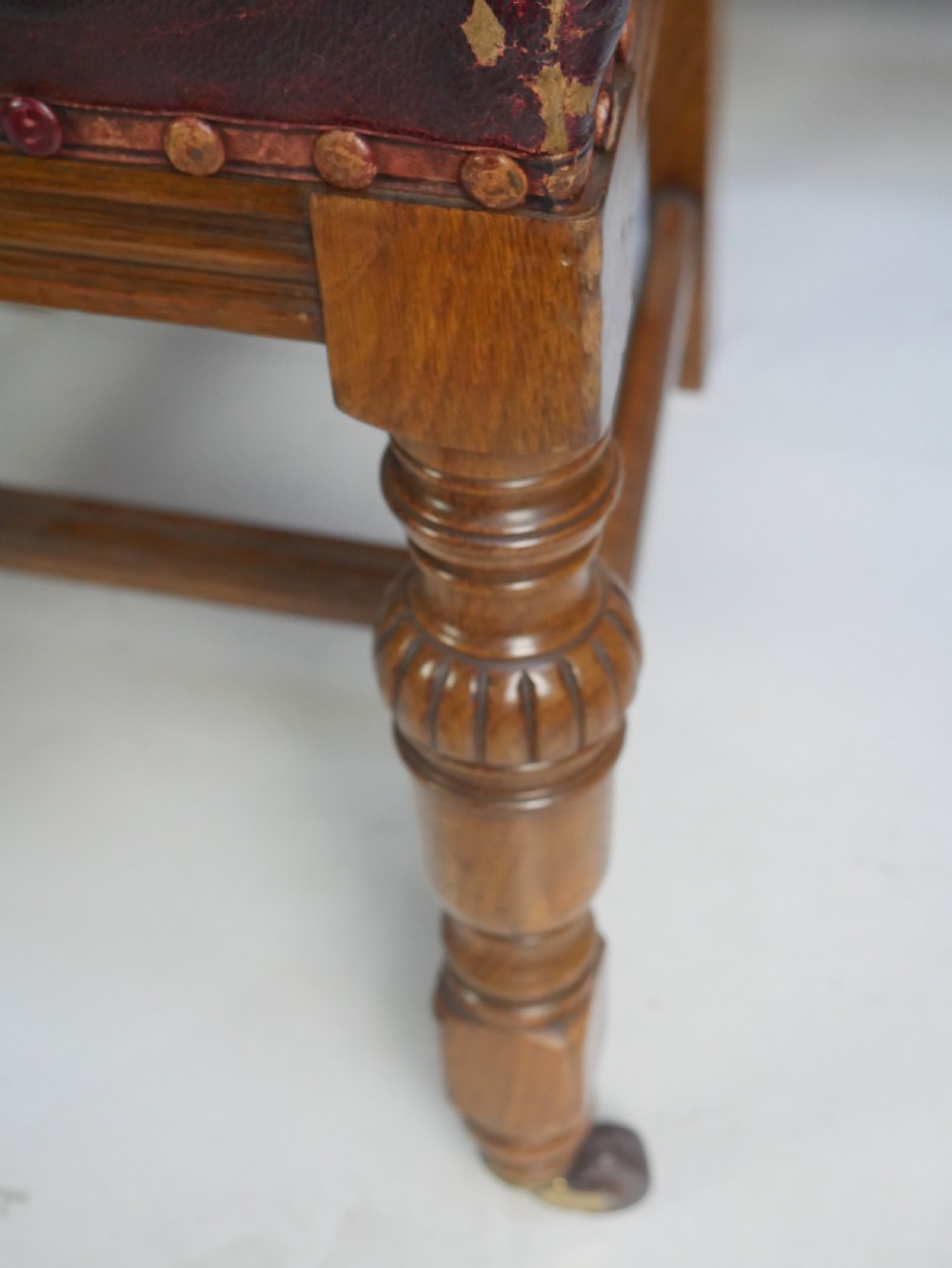 Set 10 Oak/Leather Dining Chairs View VIII