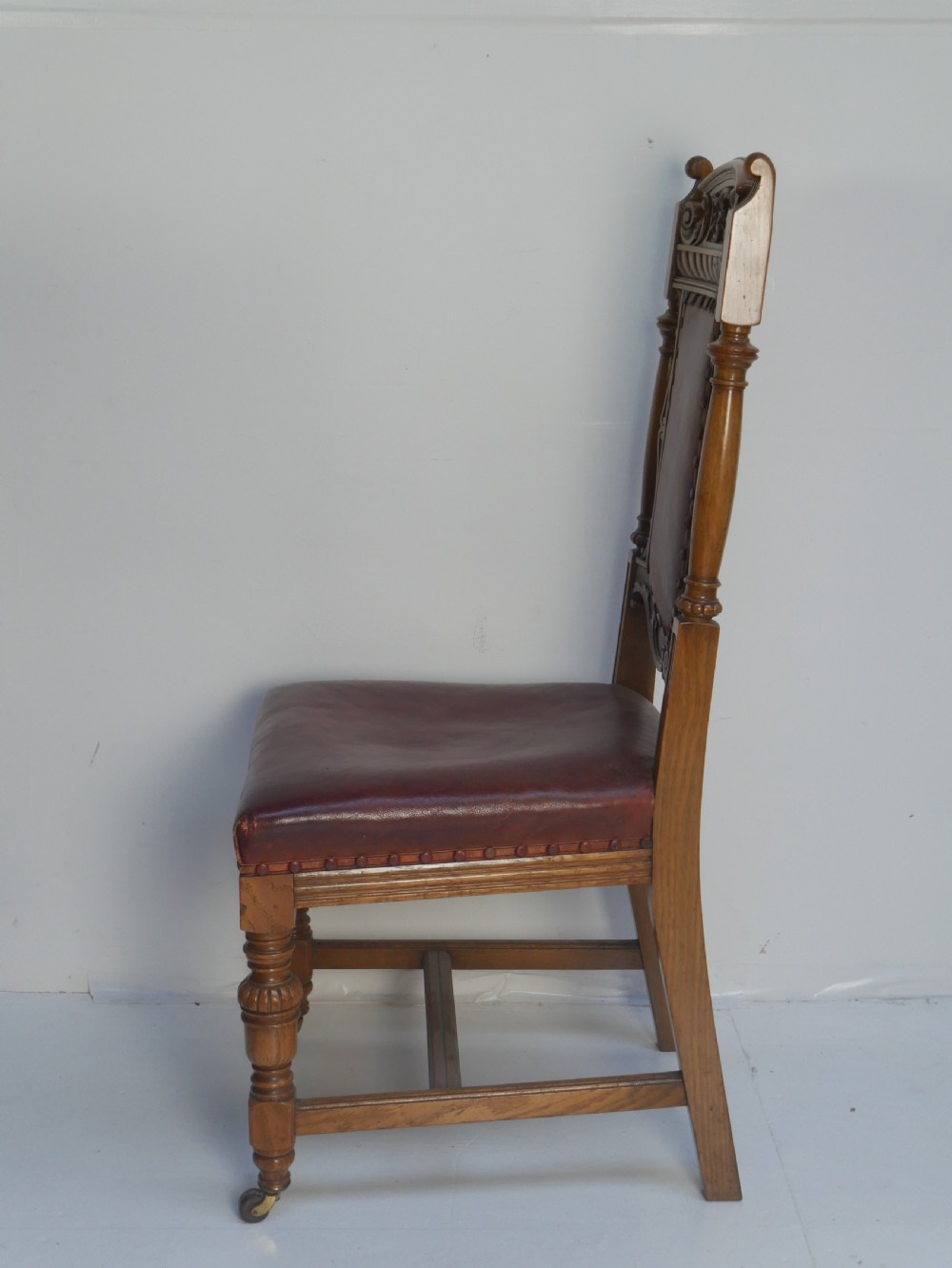 Set 10 Oak/Leather Dining Chairs View XIV