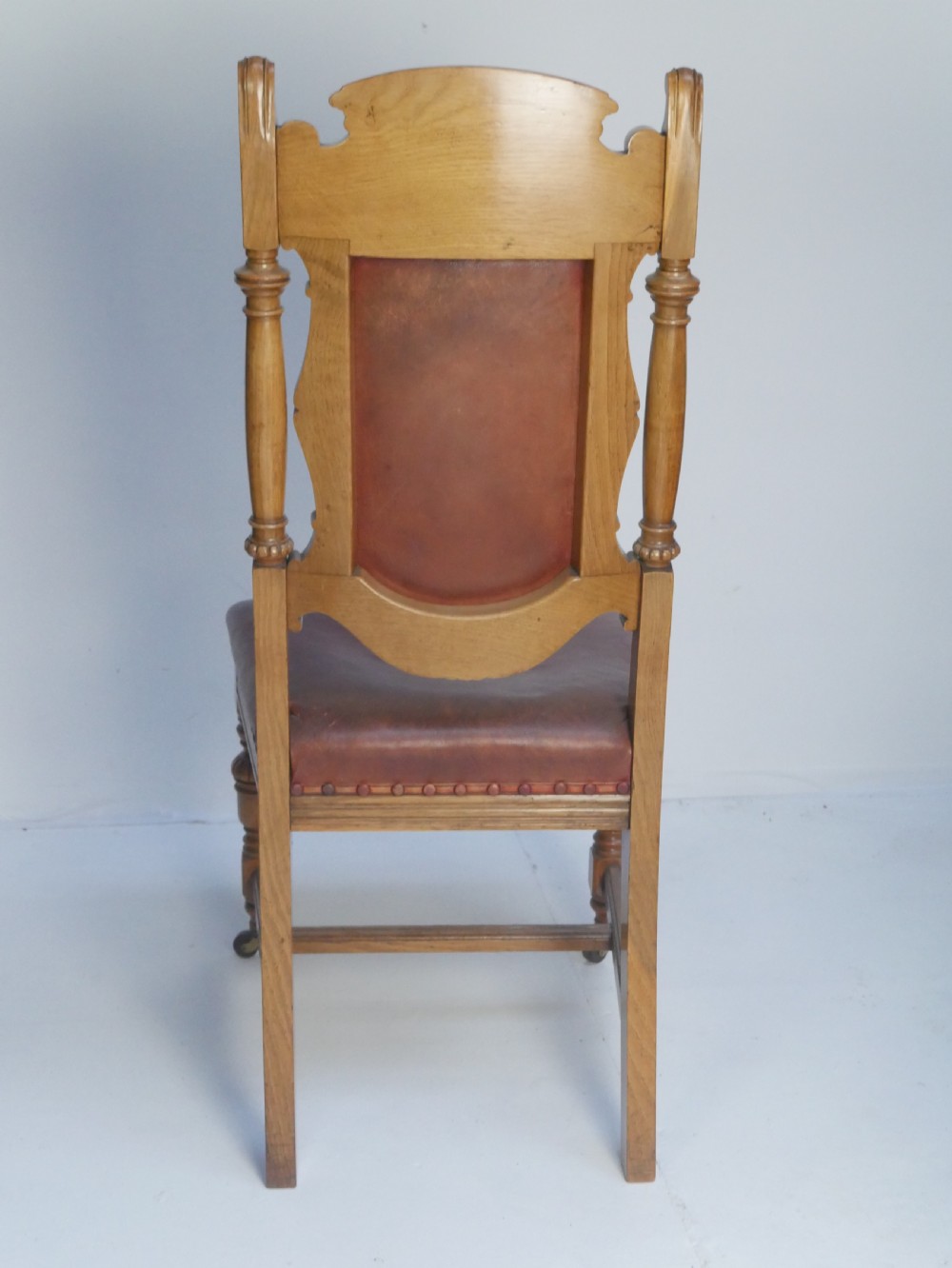 Set 10 Oak/Leather Dining Chairs View XVIII
