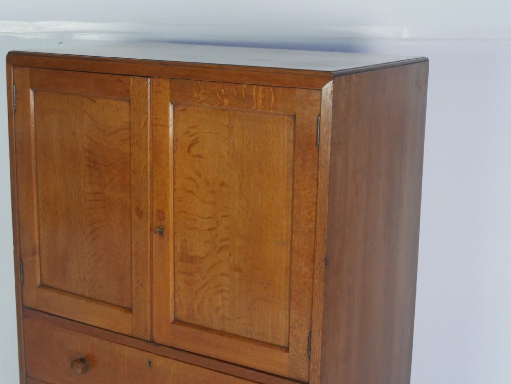 Oak chest View II