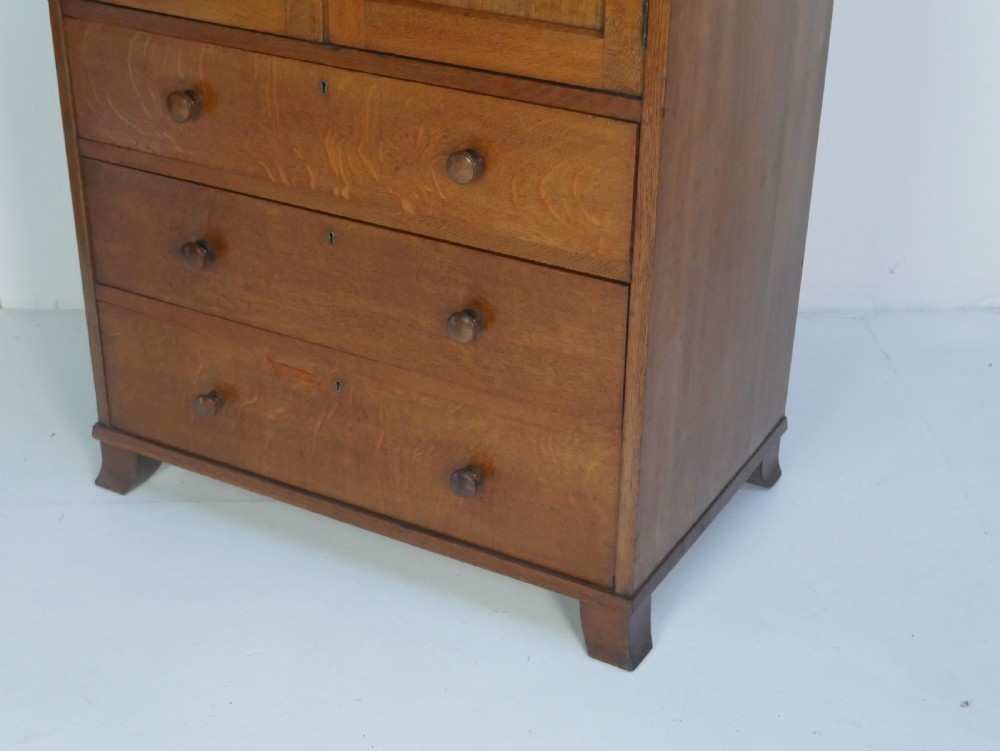 Oak chest View III