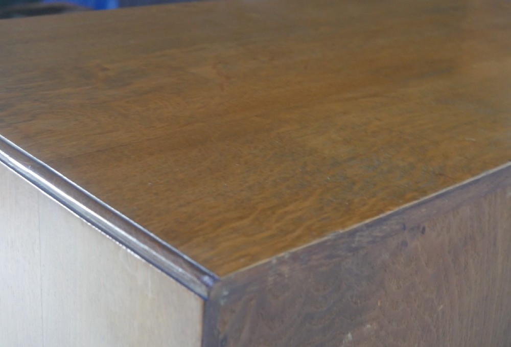 Oak chest View VII