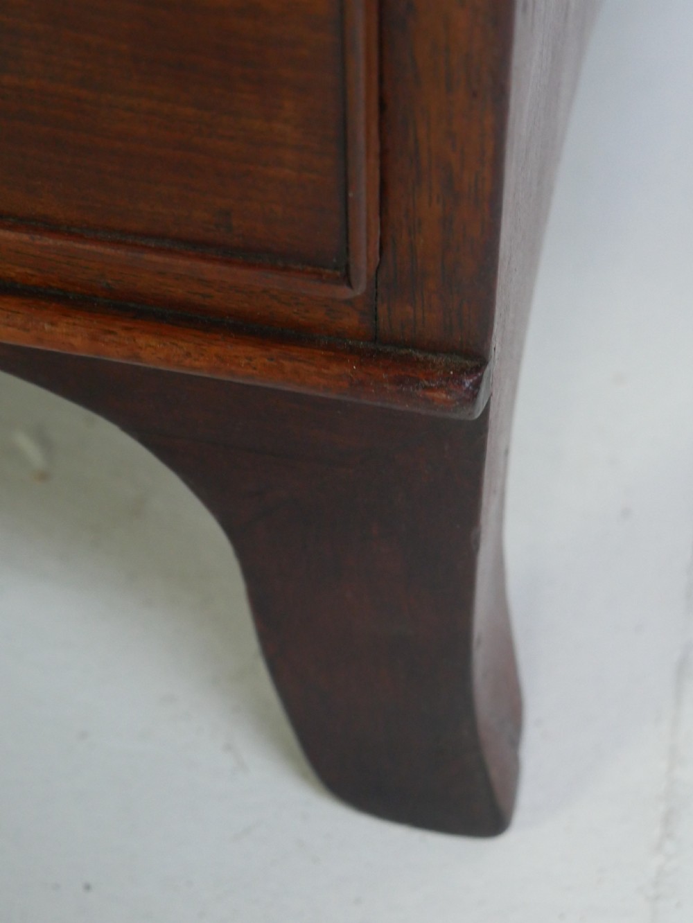 Neat Georgian Chest of Drawers View VIII