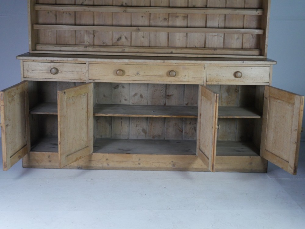 Scottish Farmhouse Pine Dresser View XIII