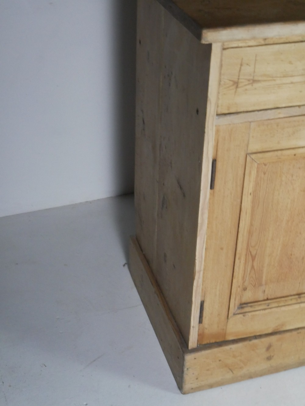 Scottish Farmhouse Pine Dresser View XV