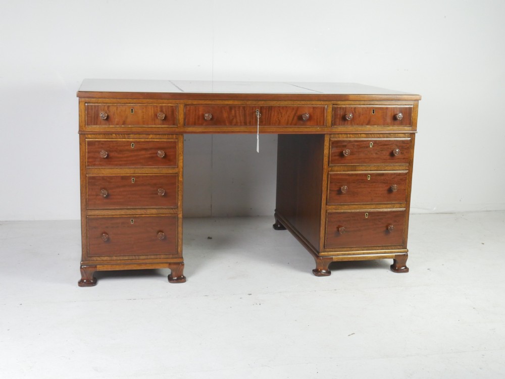 Scottish Kneehole Desk