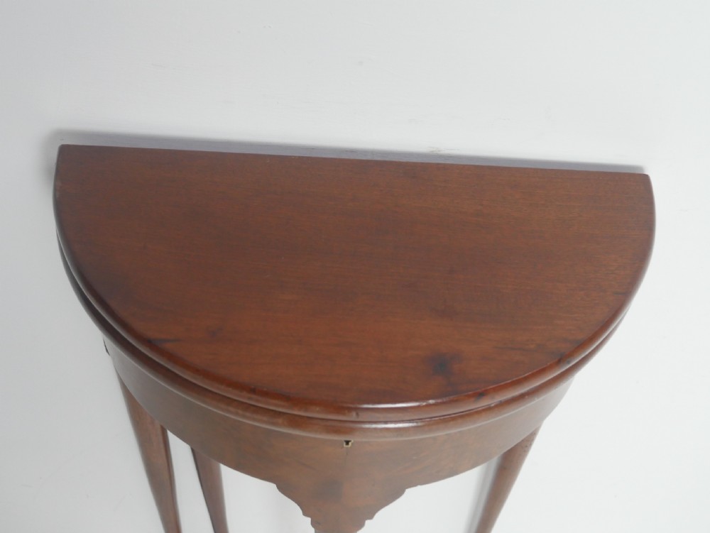 Small Lamp Table View II