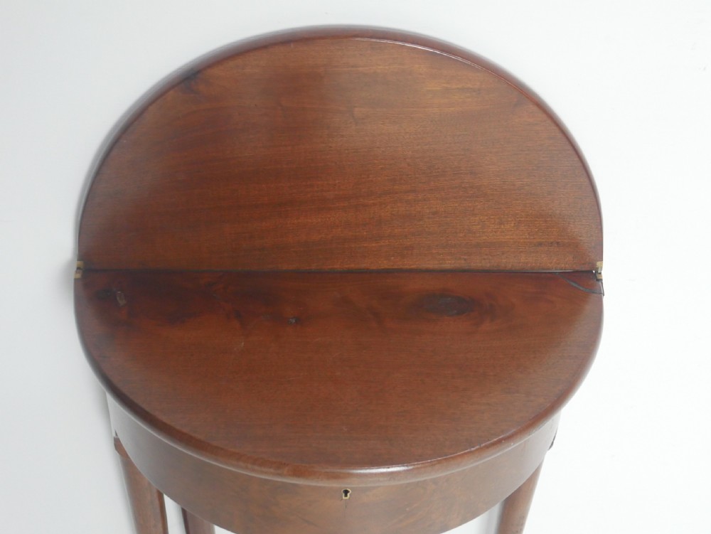 Small Lamp Table View III