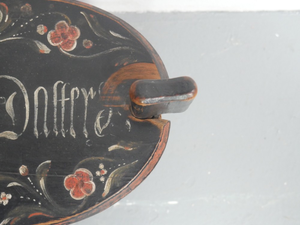 Scandinavian Folk Art Oval Tine Box View IV