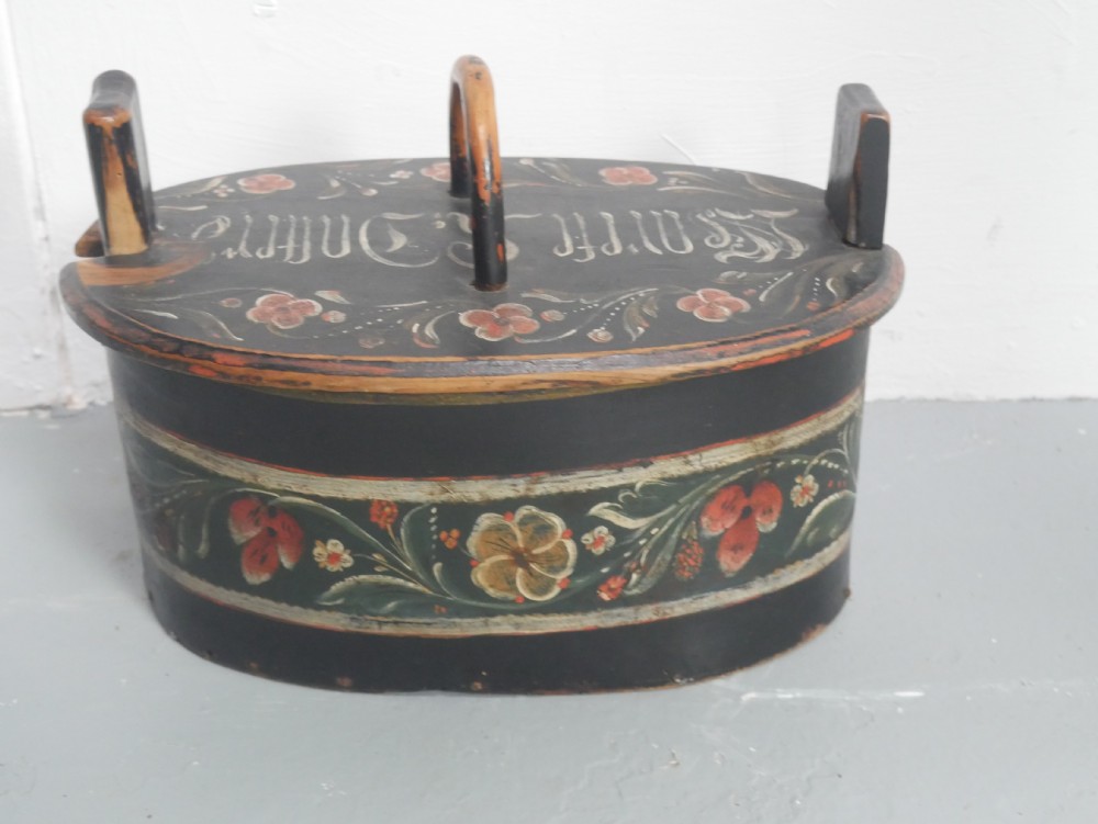 Scandinavian Folk Art Oval Tine Box View IX