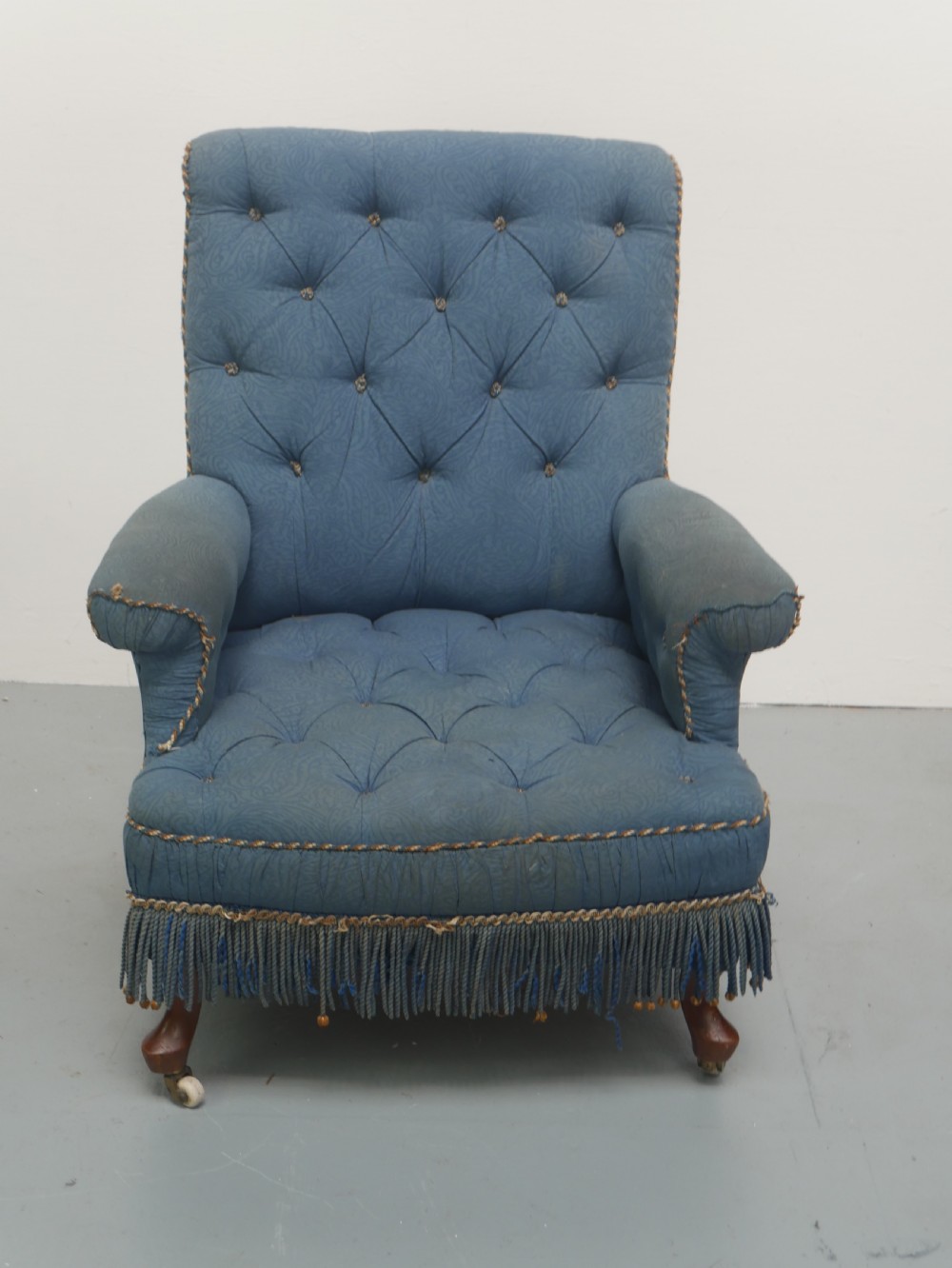 Neat Armchair View VIII