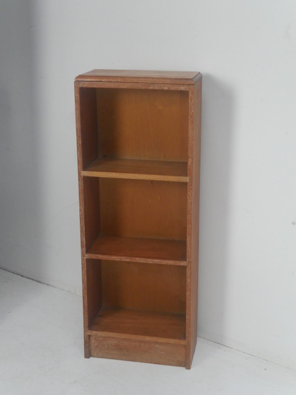 Petit Oak Bookcase Att. Heals