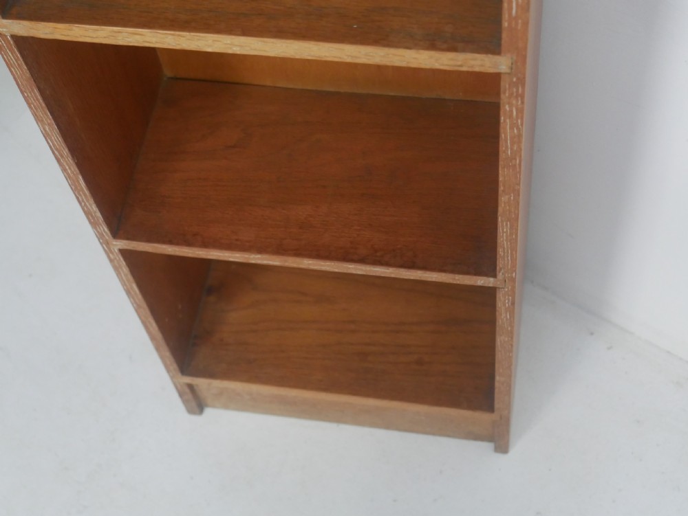 Petit Oak Bookcase Att. Heals View III