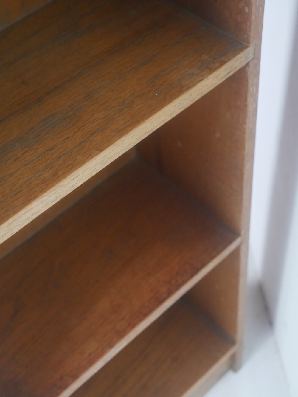 Petit Oak Bookcase Att. Heals View VI