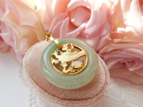 vintage jade hoop pendant with opal bird detail - CATEGORY: ANTIQUE JEWELLERY - DATED 1960