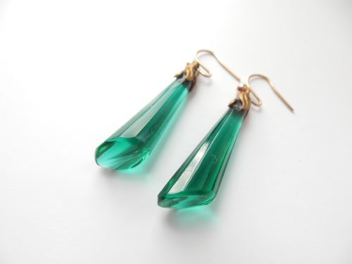 VINTAGE 9CT GOLD EMERALD GLASS EARRINGS - ADDITIONAL PHOTO 2
