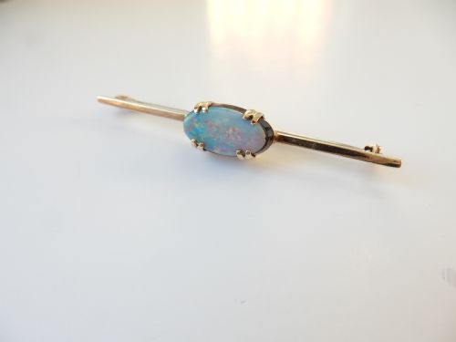 ANTIQUE 9CT GOLD OPAL DOUBLET BROOCH - ADDITIONAL PHOTO 1