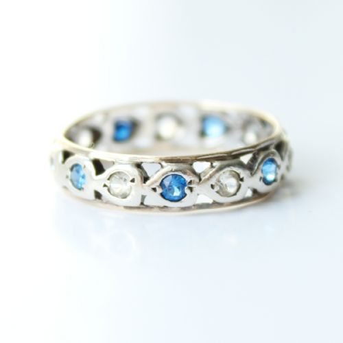 VINTAGE 9CT WHITE GOLD SAPPHIRE BAND - ADDITIONAL PHOTO 1