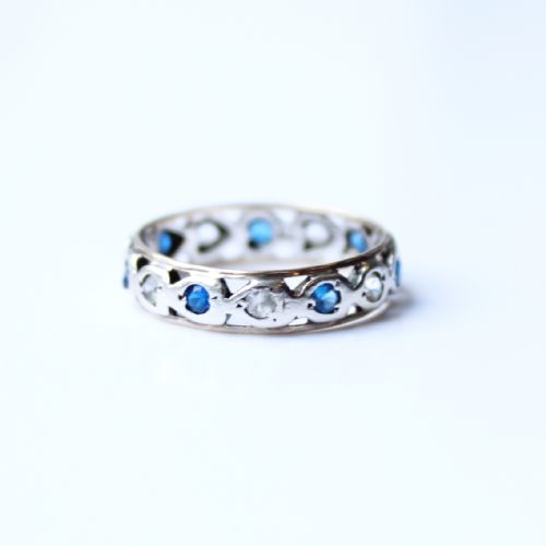 VINTAGE 9CT WHITE GOLD SAPPHIRE BAND - ADDITIONAL PHOTO 2