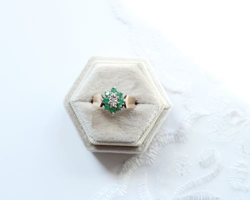 VINTAGE 9CT GOLD EMERALD DIAMOND RING - ADDITIONAL PHOTO 6