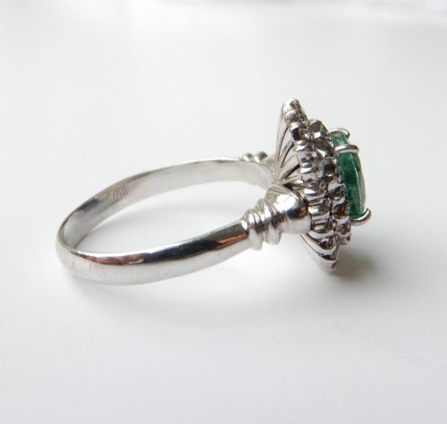 14CT WHITE GOLD EMERALD DIAMOND HALO RING - ADDITIONAL PHOTO 5